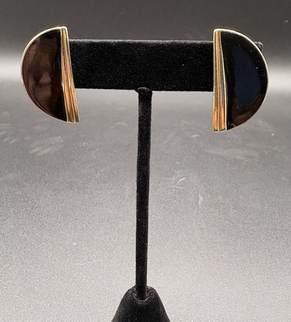 Vintage Trifari Signed Large Black & Gold Clip On Earrings